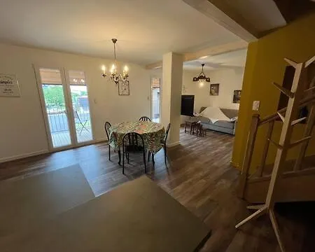 Appartement La Cour De Mamama 4 *